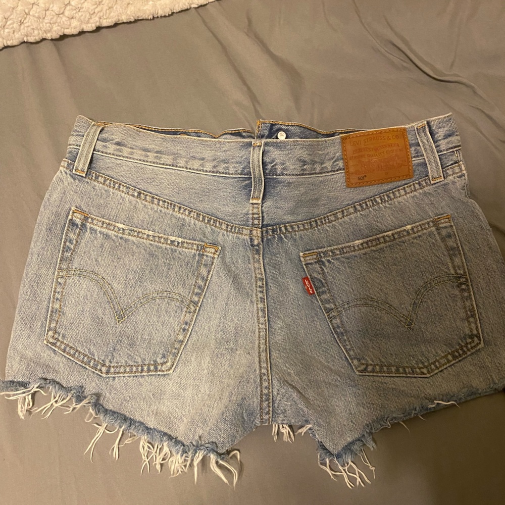 Levi 501 shorts only worn 1 time